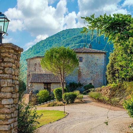 Castello Valenzino Aparthotel Pierantonio Exterior photo