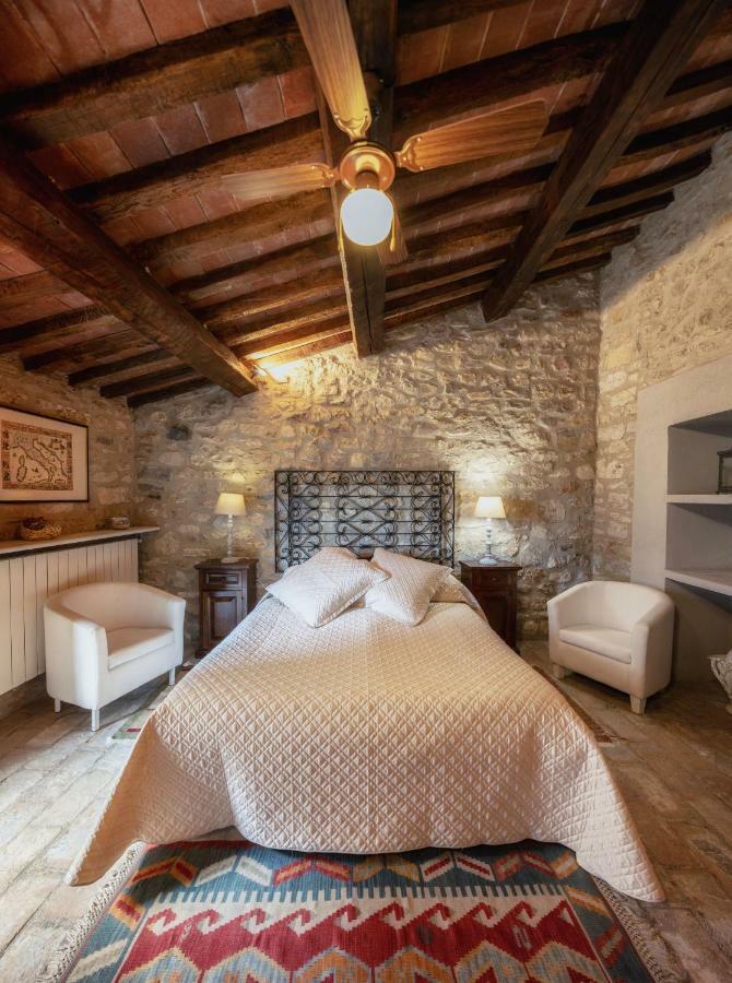 Castello Valenzino Aparthotel Pierantonio Exterior photo
