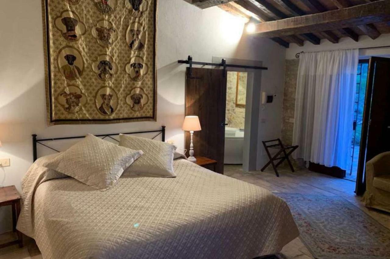 Castello Valenzino Aparthotel Pierantonio Exterior photo